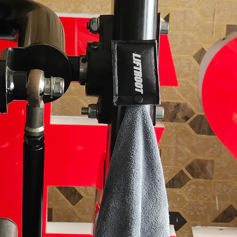 LIFTROOT NEOMAG TOWEL STICK TO ANY GYM MACHINE 1