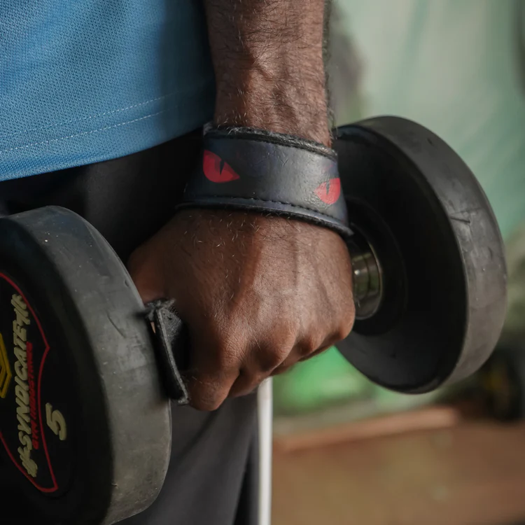 LIFTROOT Wolf Strike Elite WeightLifting Straps Row 4